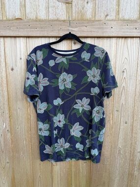 NWOT Ricky Singh Denim and Flower Mens Floral T-Shirt Size L Blue Short Sleeve
